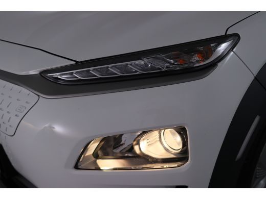 Hyundai Kona EV Fashion 64 kWh | Schuif-/kanteldak | Head-up display | Adaptive Cruise | Keyless | Camera | Cl... ActivLease financial lease