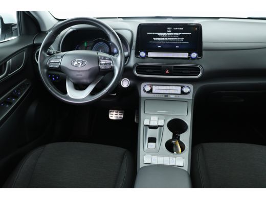 Hyundai Kona EV Fashion 64 kWh | Schuif-/kanteldak | Head-up display | Adaptive Cruise | Keyless | Camera | Cl... ActivLease financial lease
