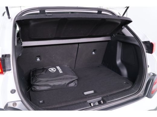 Hyundai Kona EV Fashion 64 kWh | Schuif-/kanteldak | Head-up display | Adaptive Cruise | Keyless | Camera | Cl... ActivLease financial lease