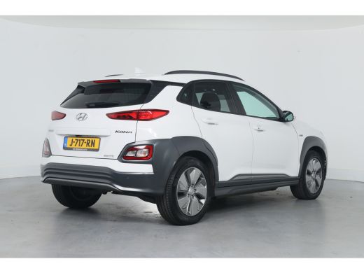 Hyundai Kona EV Fashion 64 kWh | Schuif-/kanteldak | Head-up display | Adaptive Cruise | Keyless | Camera | Cl... ActivLease financial lease