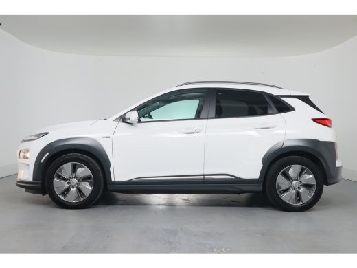 Hyundai Kona EV Fashion 64 kWh | Schuif-/kanteldak | Head-up display | Adaptive Cruise | Keyless | Camera | Cl... ActivLease financial lease