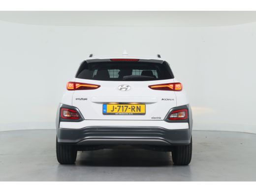 Hyundai Kona EV Fashion 64 kWh | Schuif-/kanteldak | Head-up display | Adaptive Cruise | Keyless | Camera | Cl... ActivLease financial lease