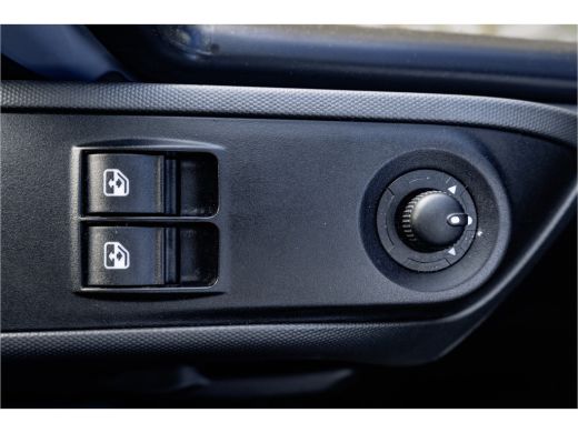 Iveco Daily 35S16V L2H2 | Automaat | Air-Pro Editie | Luchtvering | LED | Camera | Navi | PDC | 3.5T Trekgewi... ActivLease financial lease