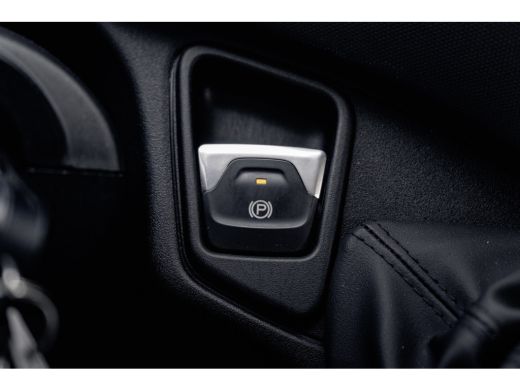 Iveco Daily 35S16V L2H2 | Automaat | Air-Pro Editie | Luchtvering | LED | Camera | Navi | PDC | 3.5T Trekgewi... ActivLease financial lease