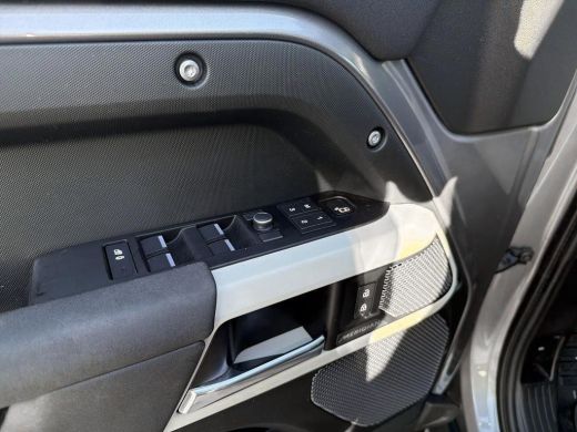 Land Rover Defender 2.0 D200 110 SE Geheel rijklaar incl. Garantie ActivLease financial lease