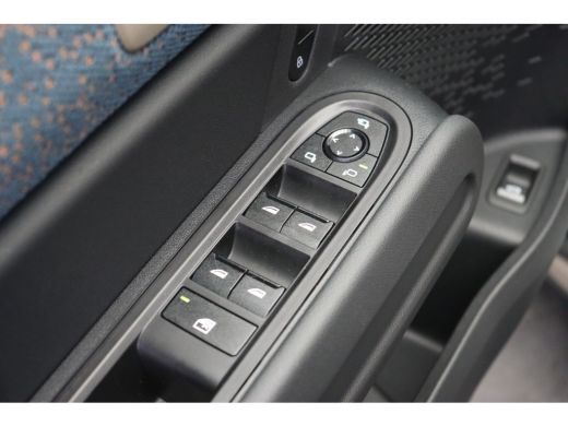 Mini Countryman C Automaat / Favoured Trim / Pakket L / 19" Kaleido Spoke 2-tone ActivLease financial lease