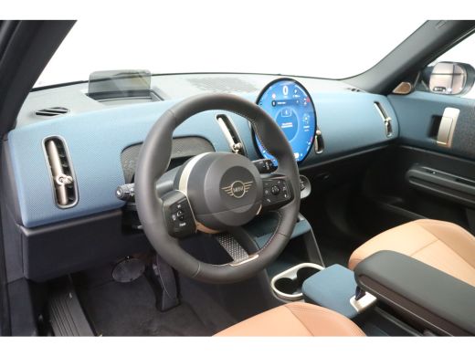 Mini Countryman C Automaat / Favoured Trim / Pakket L / 19" Kaleido Spoke 2-tone ActivLease financial lease