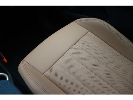 Mini Countryman C Automaat / Favoured Trim / Pakket L / 19" Kaleido Spoke 2-tone ActivLease financial lease