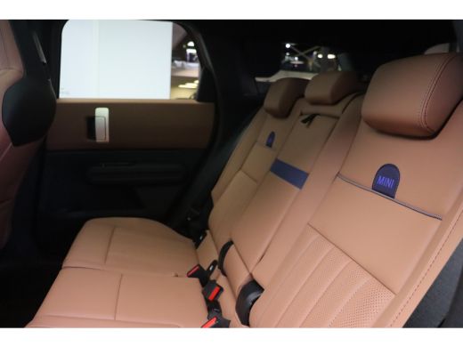 Mini Countryman C Automaat / Favoured Trim / Pakket L / 19" Kaleido Spoke 2-tone ActivLease financial lease