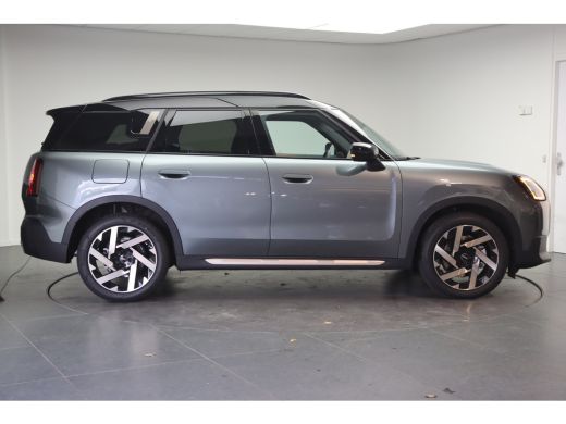 Mini Countryman C Automaat / Favoured Trim / Pakket L / 19" Kaleido Spoke 2-tone ActivLease financial lease