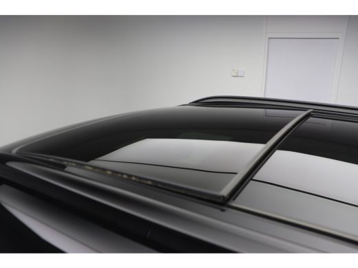 Mini Countryman C Automaat / Favoured Trim / Pakket L / 19" Kaleido Spoke 2-tone ActivLease financial lease