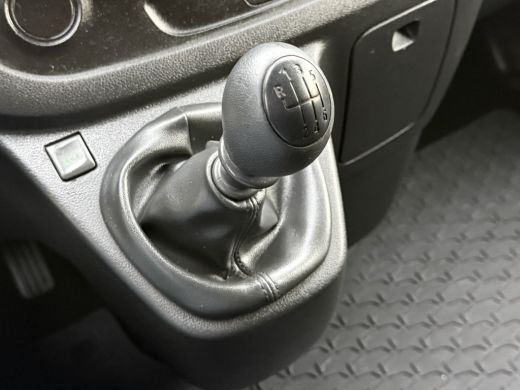 Opel Vivaro 1.6 CDTI 126 PK / L1H1 / 1e EIG. / ACHTERKLEP / AIRCO / CRUISE / NAVI / CAMERA / BLUETOOTH ActivLease financial lease