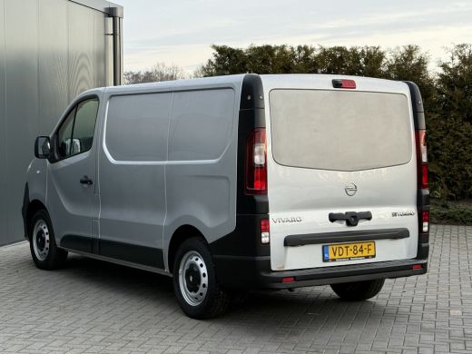 Opel Vivaro 1.6 CDTI 126 PK / L1H1 / 1e EIG. / ACHTERKLEP / AIRCO / CRUISE / NAVI / CAMERA / BLUETOOTH ActivLease financial lease