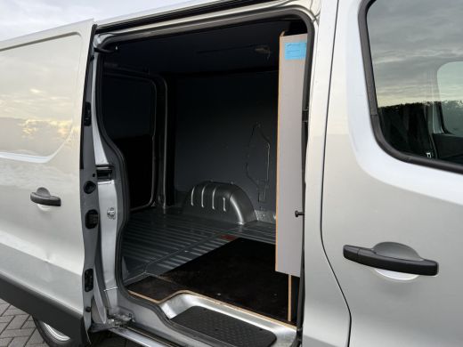 Opel Vivaro 1.6 CDTI 126 PK / L1H1 / 1e EIG. / ACHTERKLEP / AIRCO / CRUISE / NAVI / CAMERA / BLUETOOTH ActivLease financial lease