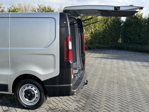 Opel Vivaro 1.6 CDTI 126 PK / L1H1 / 1e EIG. / TREKHAAK / ACHTERKLEP / AIRCO / CRUISE / NAVI / CAMERA / BLUET... ActivLease financial lease