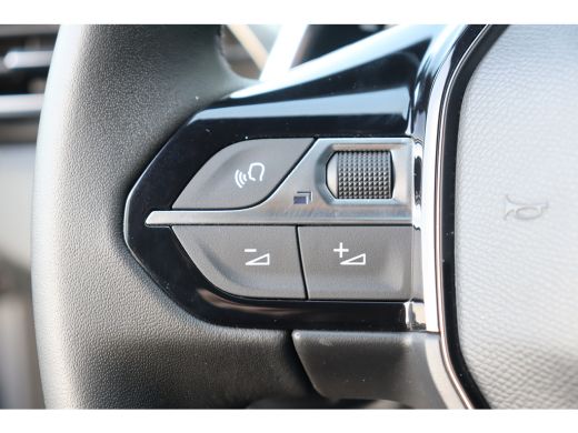 Peugeot 5008 1.2 HYBRID 136PK ALLURE PACK AUTOMAAT / NAVI / CLIMA / PDC / 18" LMV / CAMERA / KEYLESS / FULL-LE... ActivLease financial lease