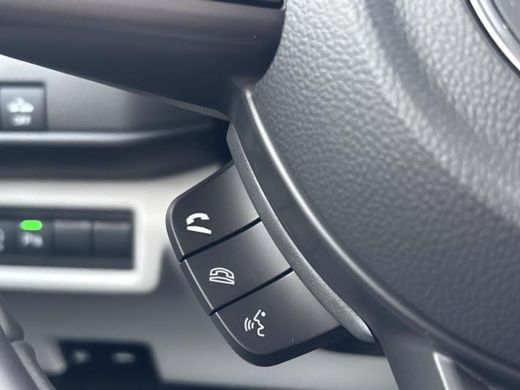 Suzuki Swift 1.2 Style Smart Hybrid Achteruitrijcamera |  Climate Control | Navigatiesysteem | Adaptieve Cruis... ActivLease financial lease