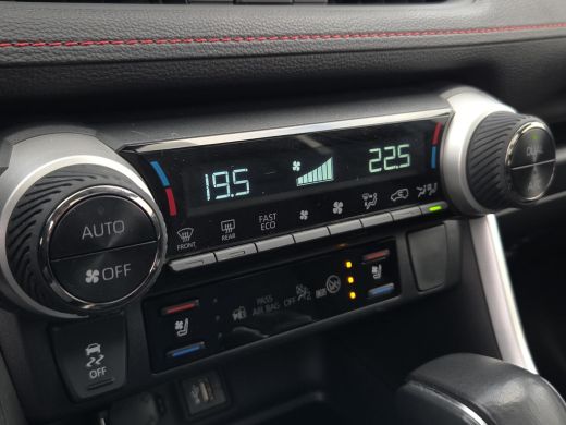 Toyota RAV4 2.5 Plug-in Hybrid AWD Bi-Tone Plus | Panorama | 360 Camera | Apple CarPlay | Rijklaarprijs incl... ActivLease financial lease