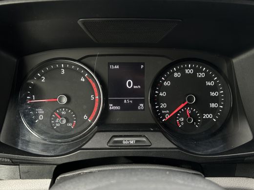 Volkswagen Crafter 2.0 TDI 141 PK / DSG AUTOMAAT / L3H3 / 3 TONS TREKHAAK / AIRCO / CRUISE / CAMERA / 3-ZITS ActivLease financial lease