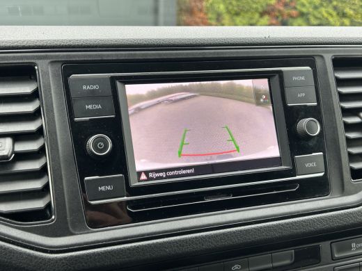 Volkswagen Crafter 2.0 TDI 141 PK / DSG AUTOMAAT / L3H3 / 3 TONS TREKHAAK / AIRCO / CRUISE / CAMERA / 3-ZITS ActivLease financial lease