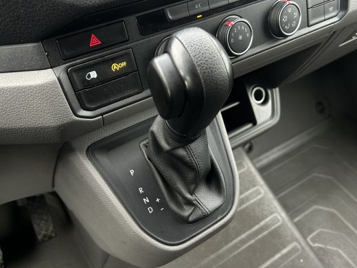 Volkswagen Crafter 2.0 TDI 141 PK / DSG AUTOMAAT / L3H3 / 3 TONS TREKHAAK / AIRCO / CRUISE / CAMERA / 3-ZITS ActivLease financial lease