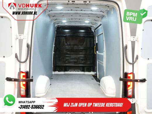 Volkswagen Crafter 35 2.0 TDI 140 pk DSG Aut. L3H3 BPM VRIJ! Carplay/ Camera/ Cruise/ Trekhaak/ Betimmerd/ Airco ActivLease financial lease