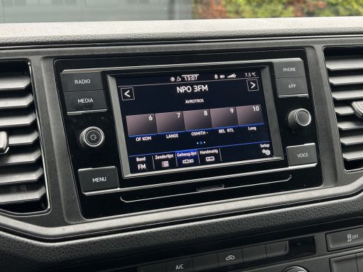 Volkswagen Crafter 35 2.0 TDI 141 PK / DSG AUTOMAAT / L3H3 / 3 TONS TREKHAAK / AIRCO / CAMERA / 3-ZITS ActivLease financial lease