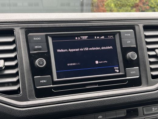 Volkswagen Crafter 35 2.0 TDI 141 PK / DSG AUTOMAAT / L3H3 / 3 TONS TREKHAAK / AIRCO / CAMERA / 3-ZITS ActivLease financial lease