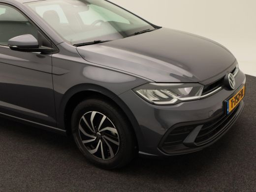 Volkswagen Polo 1.0 TSi Life | Adaptive Cruise | Camera | CarPlay | Parkeersensoren | Digitaal Dashboard | Ledere... ActivLease financial lease