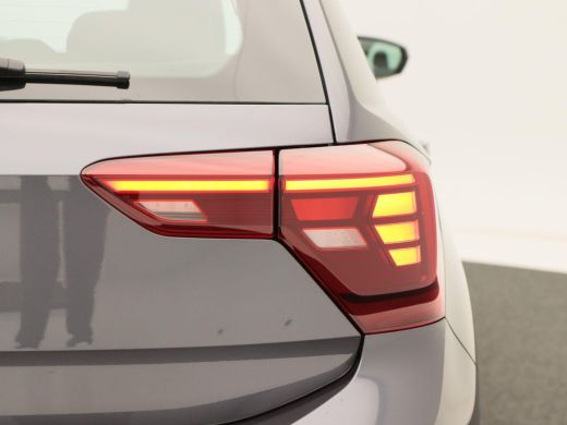 Volkswagen Polo 1.0 TSi Life | Adaptive Cruise | Camera | CarPlay | Parkeersensoren | Digitaal Dashboard | Ledere... ActivLease financial lease