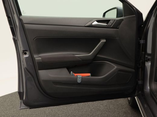 Volkswagen Polo 1.0 TSi Life | Adaptive Cruise | Camera | CarPlay | Parkeersensoren | Digitaal Dashboard | Ledere... ActivLease financial lease