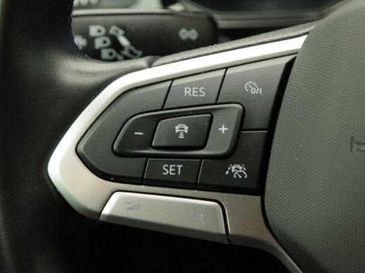 Volkswagen Polo 1.0 TSi Life | Adaptive Cruise | Camera | CarPlay | Parkeersensoren | Digitaal Dashboard | Ledere... ActivLease financial lease