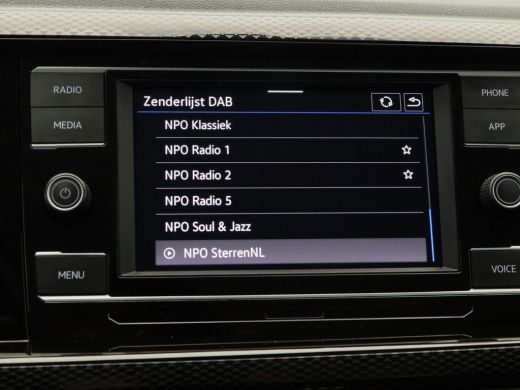 Volkswagen Polo 1.0 TSi Life | Adaptive Cruise | Camera | CarPlay | Parkeersensoren | Digitaal Dashboard | Ledere... ActivLease financial lease