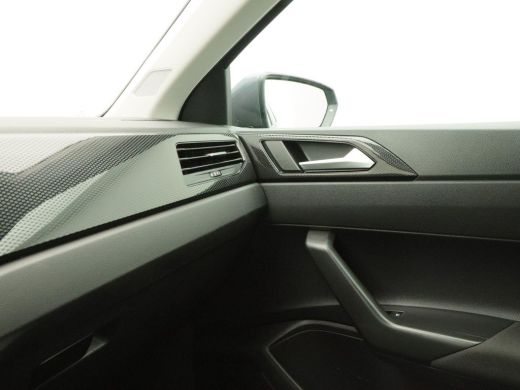 Volkswagen Polo 1.0 TSi Life | Adaptive Cruise | Camera | CarPlay | Parkeersensoren | Digitaal Dashboard | Ledere... ActivLease financial lease