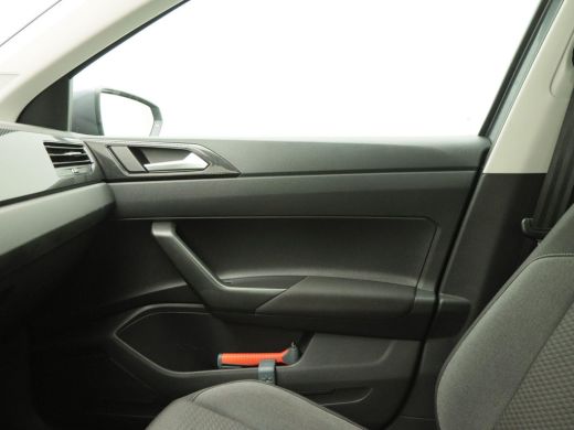 Volkswagen Polo 1.0 TSi Life | Adaptive Cruise | Camera | CarPlay | Parkeersensoren | Digitaal Dashboard | Ledere... ActivLease financial lease