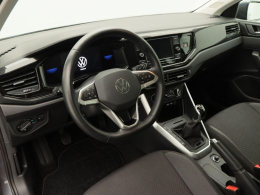 Volkswagen Polo 1.0 TSi Life | Adaptive Cruise | Camera | CarPlay | Parkeersensoren | Digitaal Dashboard | Ledere... ActivLease financial lease