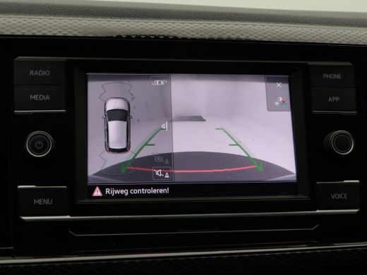 Volkswagen Polo 1.0 TSi Life | Adaptive Cruise | Camera | CarPlay | Parkeersensoren | Digitaal Dashboard | Ledere... ActivLease financial lease