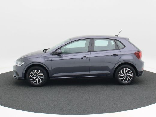 Volkswagen Polo 1.0 TSi Life | Adaptive Cruise | Camera | CarPlay | Parkeersensoren | Digitaal Dashboard | Ledere... ActivLease financial lease