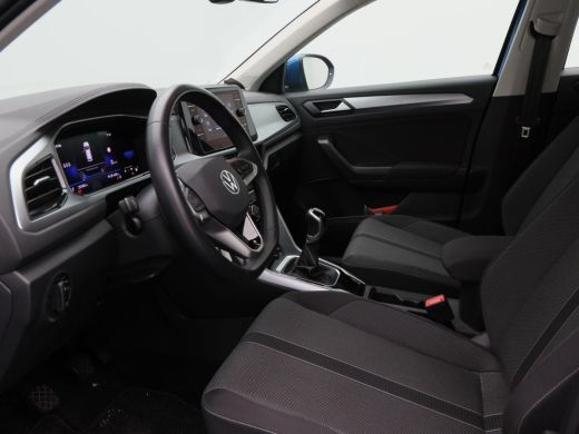 Volkswagen T-Roc 1.0 TSi 110 Pk Life | Adaptive Cruise | Navigatie | CarPlay | Camera | Climate | 25.102 Km!! ActivLease financial lease
