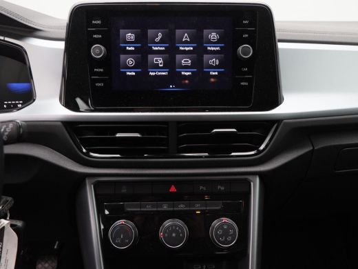 Volkswagen T-Roc 1.0 TSi 110 Pk Life | Adaptive Cruise | Navigatie | CarPlay | Camera | Climate | 25.102 Km!! ActivLease financial lease