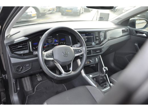 Volkswagen Taigo 1.0 TSI 95PK Life | STOELVERW. | APP. CONNECT | ADAPT. CRUISE | CAMERA. ACHTER | DAB+ | LED ActivLease financial lease