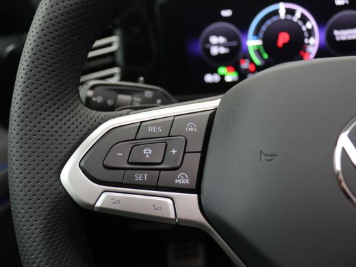 Volkswagen Tiguan 1.5 eHybrid R-Line Edition 272PK DSG Pano-Schuifdak, Trekhaak, Leder, 360gr. camera, Adaptieve Cr... ActivLease financial lease
