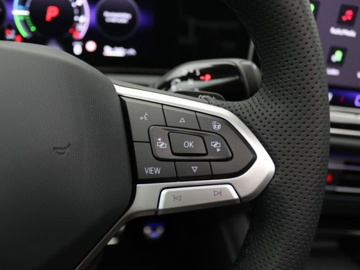 Volkswagen Tiguan 1.5 eHybrid R-Line Edition 272PK DSG Pano-Schuifdak, Trekhaak, Leder, 360gr. camera, Adaptieve Cr... ActivLease financial lease