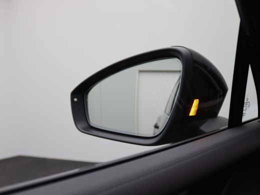 Volkswagen Tiguan 1.5 eHybrid R-Line Edition 272PK DSG Pano-Schuifdak, Trekhaak, Leder, 360gr. camera, Adaptieve Cr... ActivLease financial lease