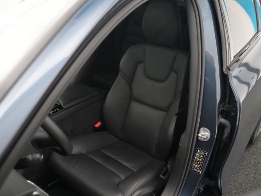 Volvo  V60 2.0 B4 Plus Dark | Camera | Trekhaak | Adaptive Cruise | Stoelverwarming V+A | Stuurwiel verwarmd... ActivLease financial lease