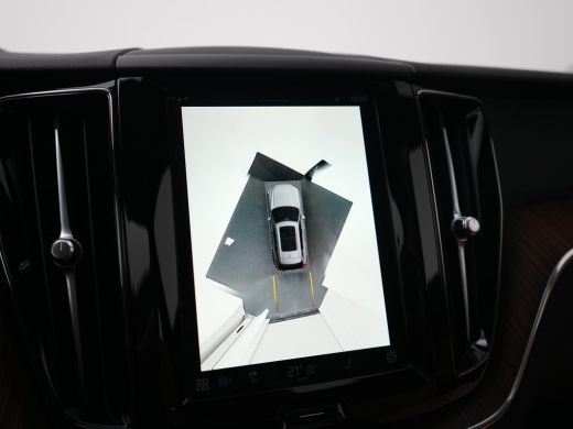 Volvo  XC60 T6 Plus Dark | Luchtvering | Stoelventilatie | 360&deg; Camera | Panoramadak | Trekhaak ActivLease financial lease