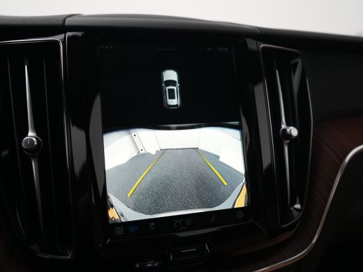 Volvo  XC60 T6 Plus Dark | Luchtvering | Stoelventilatie | 360&deg; Camera | Panoramadak | Trekhaak ActivLease financial lease