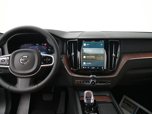 Volvo  XC60 T6 Plus Dark | Luchtvering | Stoelventilatie | 360° Camera | Panoramadak | Trekhaak ActivLease financial lease