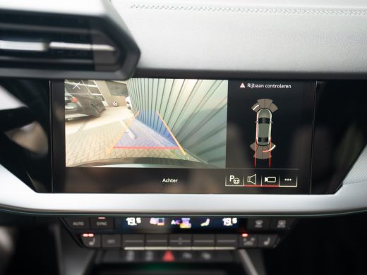 Audi A3 Limousine 35 TFSI S edition | S-Line | Matrix LED | Panodak | Stoelgeheugen | Camera | Prijs Rijk... ActivLease financial lease