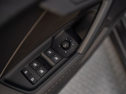 Audi A3 Limousine 35 TFSI S edition | S-Line | Matrix LED | Panodak | Stoelgeheugen | Camera | Prijs Rijk... ActivLease financial lease